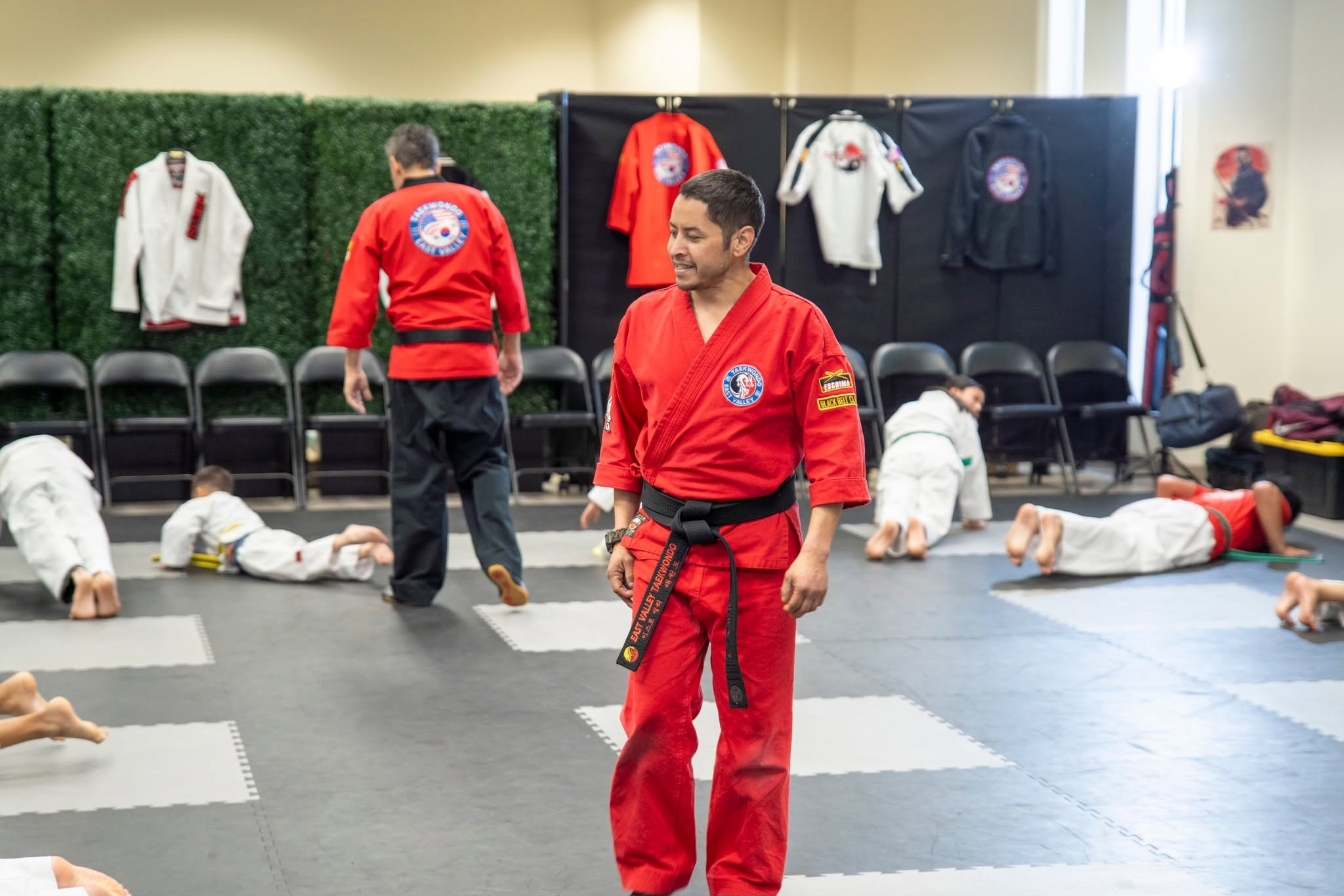 Sa Bum Nim Tony Moralez assisting a youth class